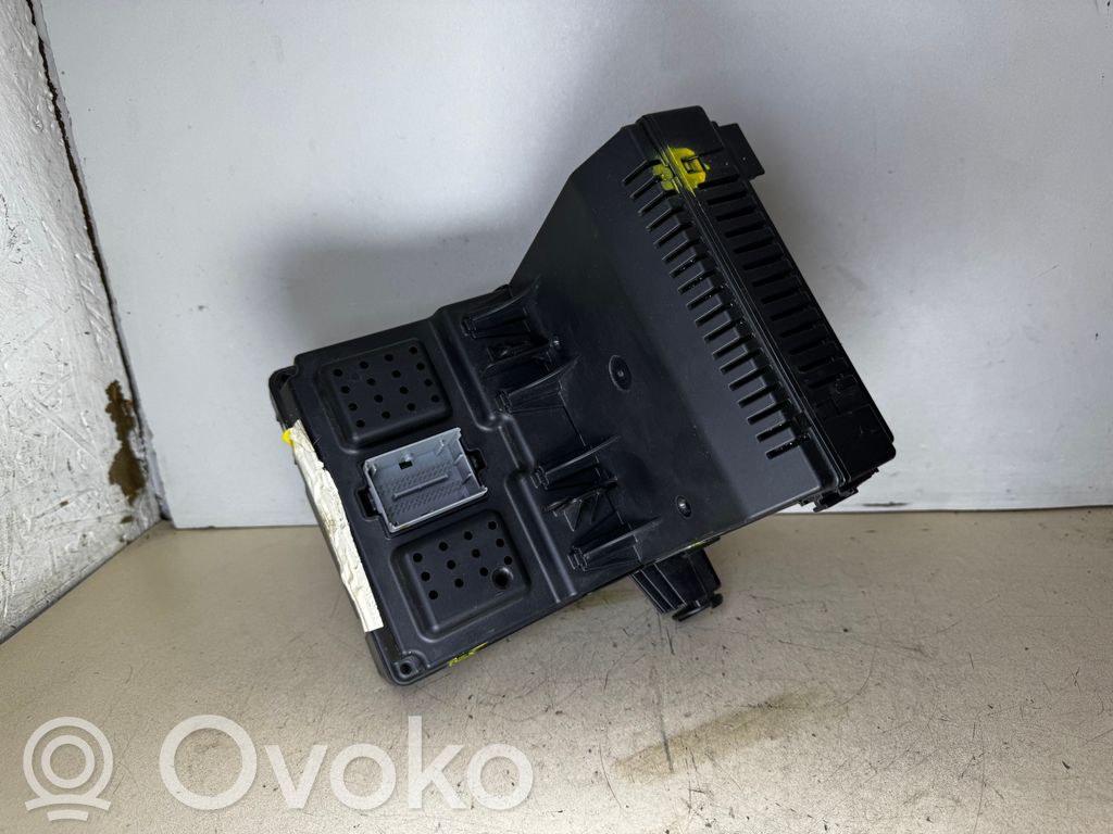 Volvo V70 Fuse module 