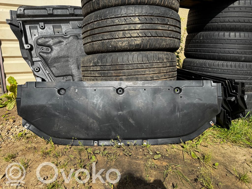 Nissan Qashqai Placa protectora/plataforma del parachoques delantero 