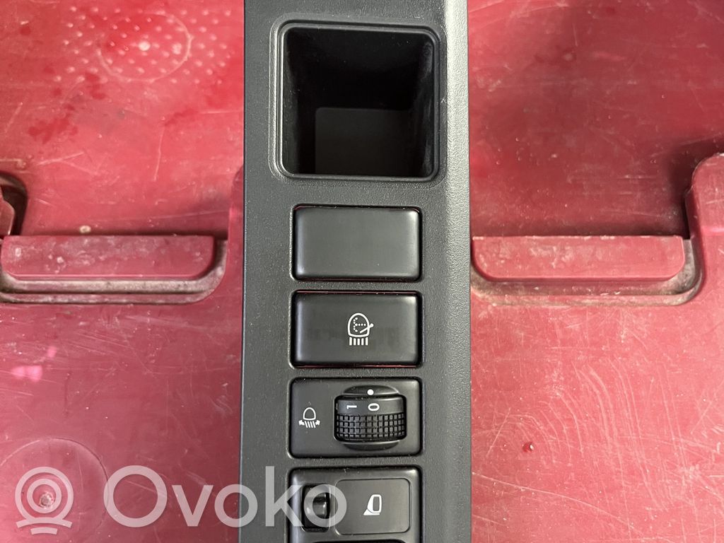 Nissan Note (E11) Wing mirror switch 