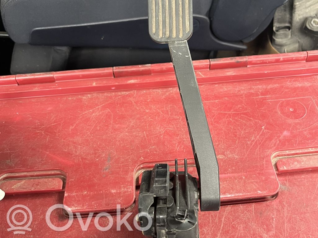 Volvo V70 Kaasupoljin 