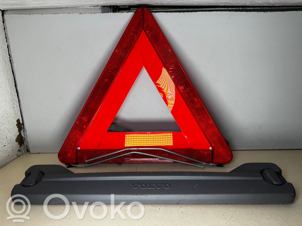 Volvo S60 Emergency warning sign 