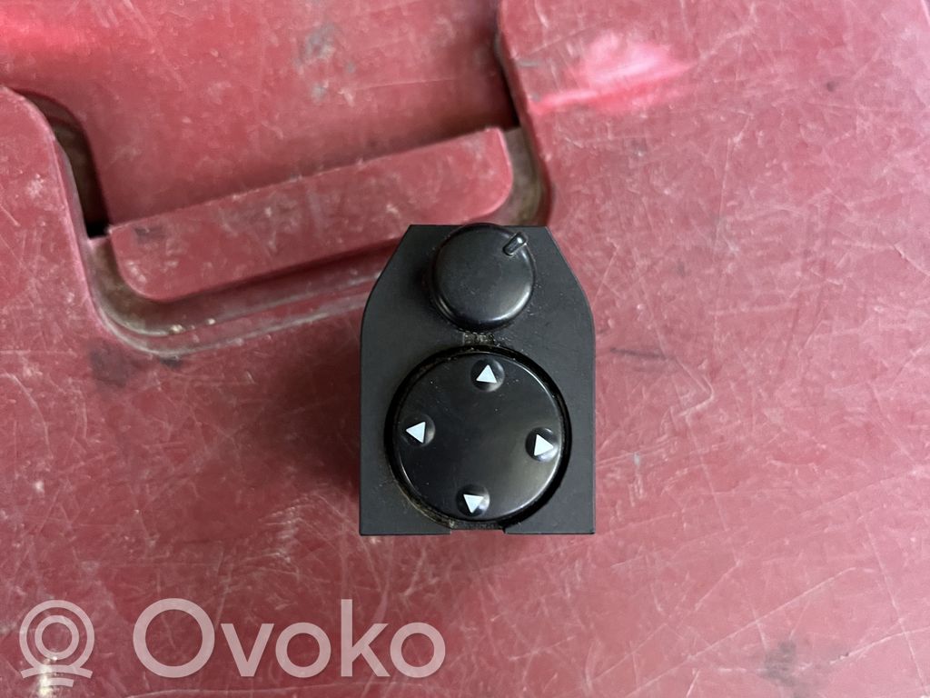 Wing mirror switch   8D0959565A