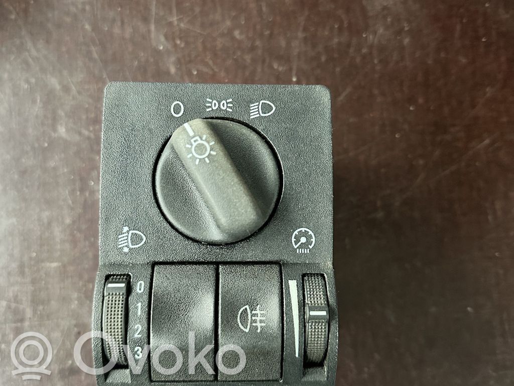 Opel Astra G Light switch 