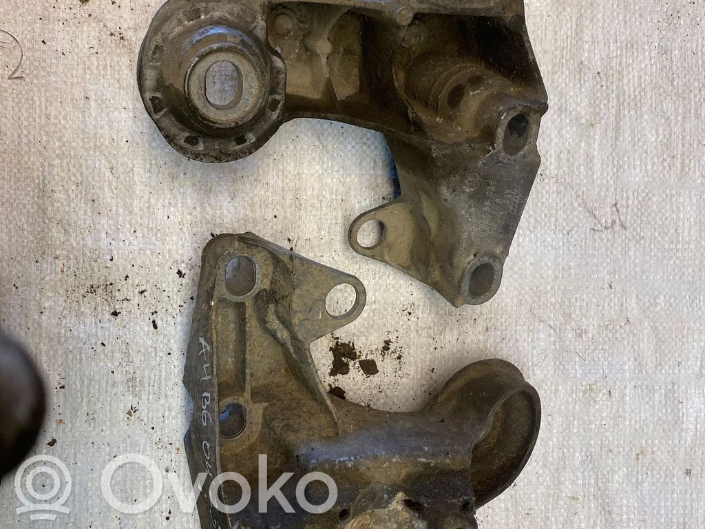 Audi A4 S4 B6 8E 8H Engine mounting bracket 