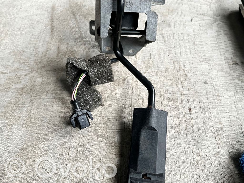 Audi A6 S6 C4 4A Czujnik położenia pedału gazu / przyspieszenia 