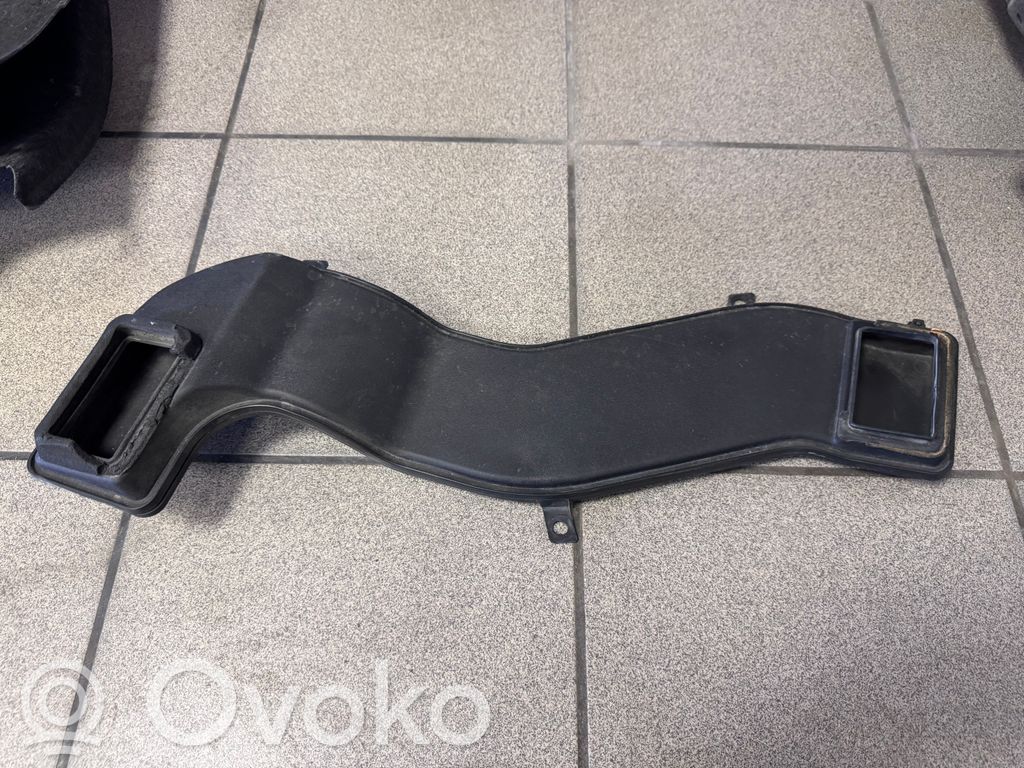 Volvo V50 Ilmanoton kanavan osa 