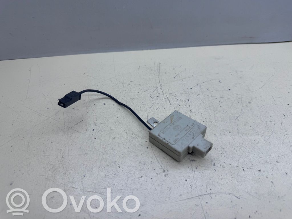 BMW 3 E36 Antenos stiprintuvas 