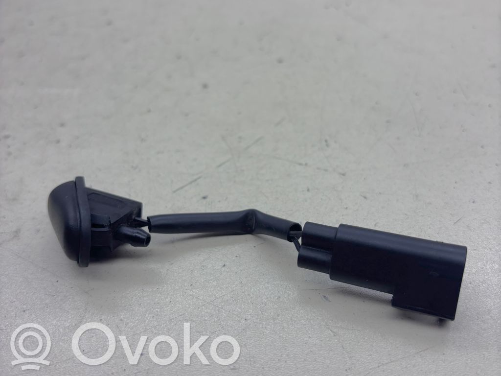 Ford Mondeo MK IV Windshield washer spray nozzle 
