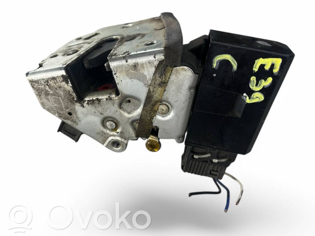 Etuoven lukko   51228125671,8125671