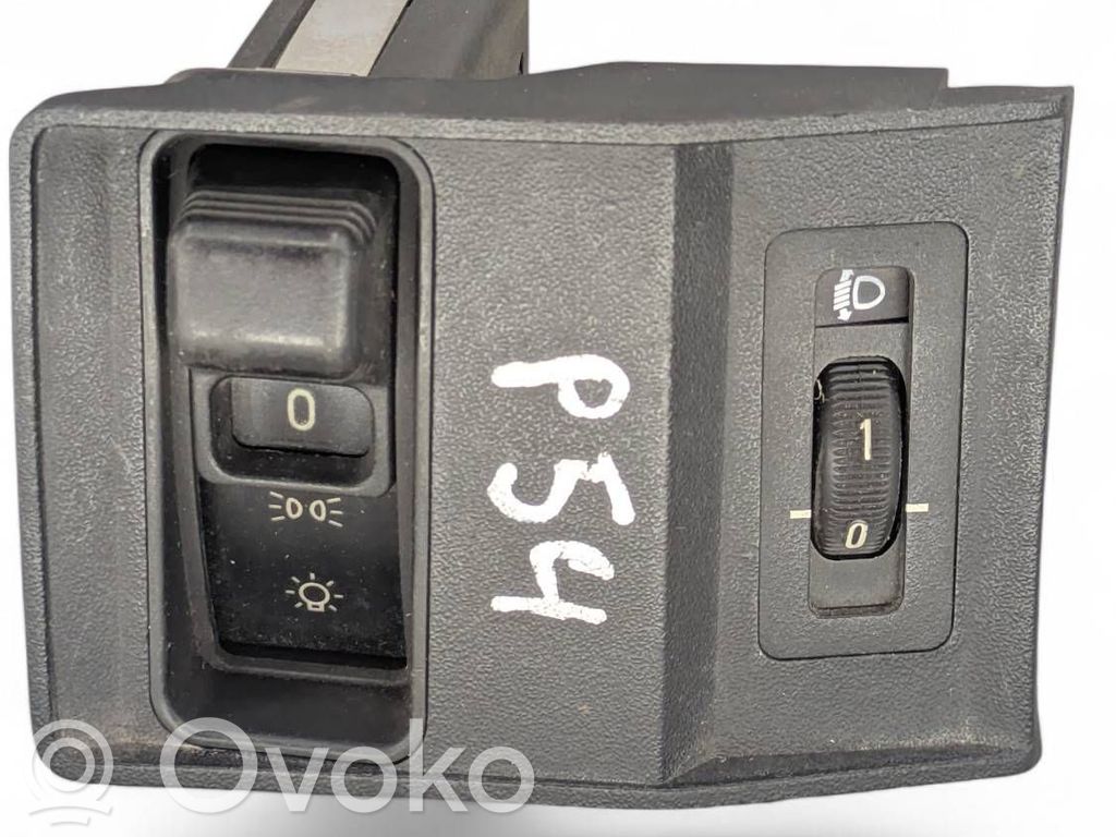 Light switch   61311384005,1384005,61318351268,51458110498,8110498,8351268