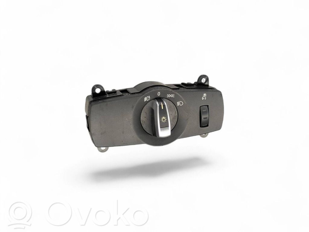Light switch   9204068