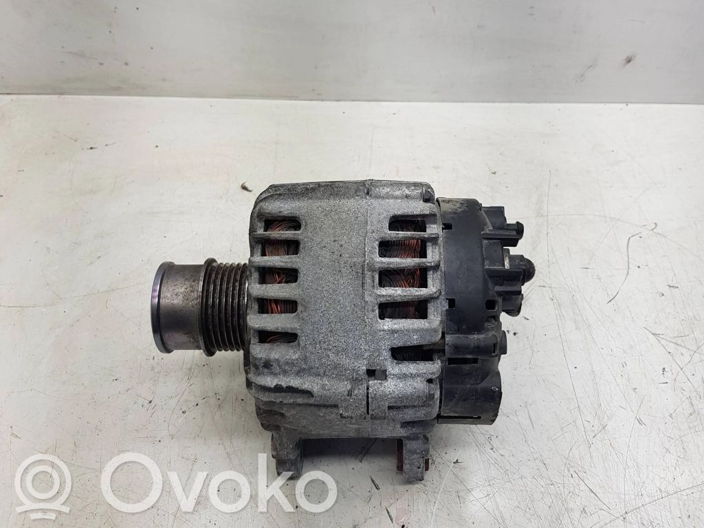 Volkswagen Golf VII Generator/alternator 