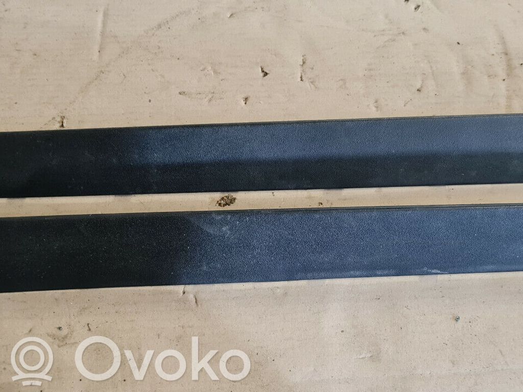 Chevrolet TrailBlazer Other rear door trim element 
