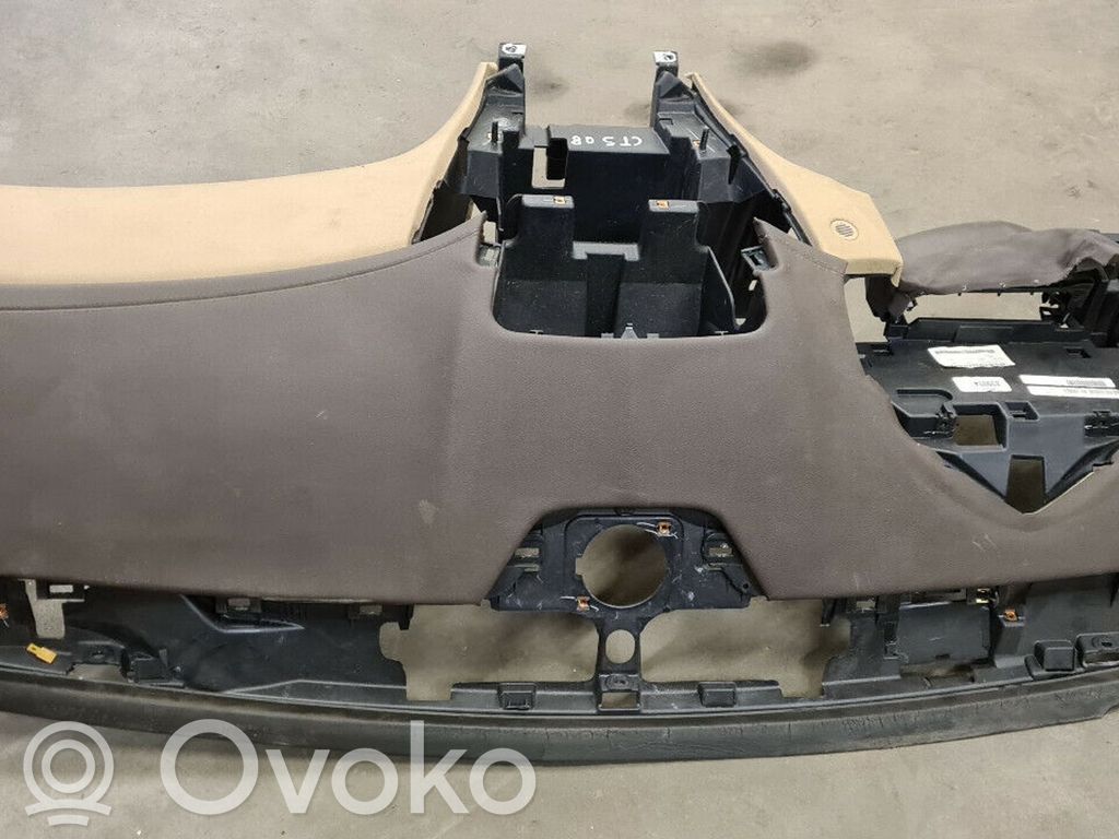 Dashboard   1GA0565510