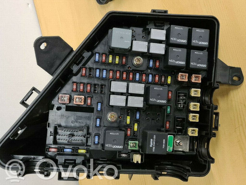 Saugiklių blokas   25773021