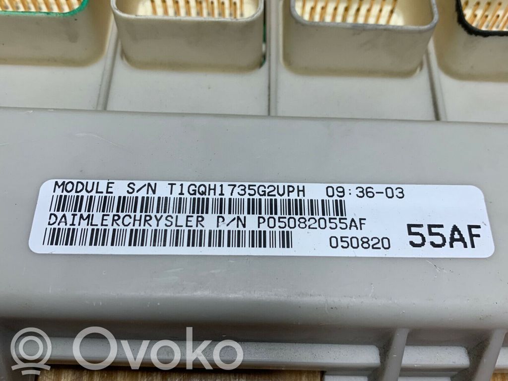 Unidad de control/módulo del motor   05082055AF