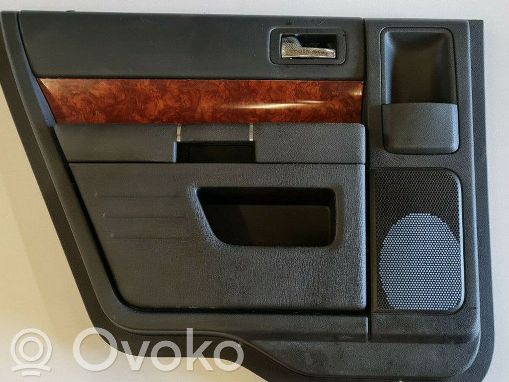 Moldura del tarjetero de la puerta trasera   8A837424407
