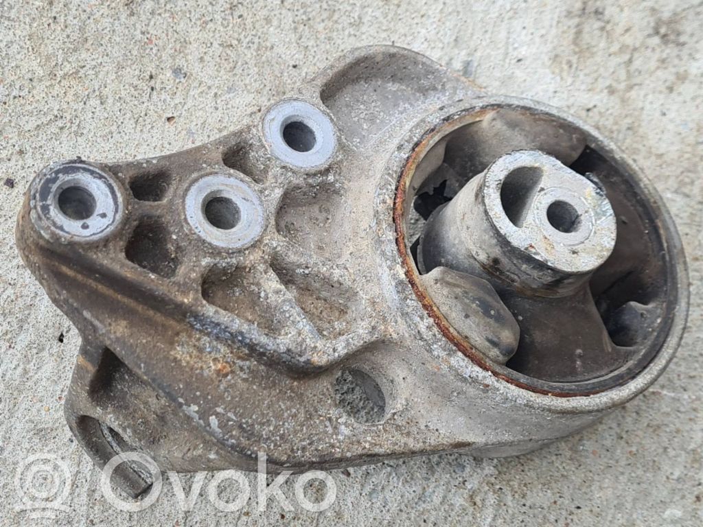 Chrysler Voyager Engine mounting bracket 