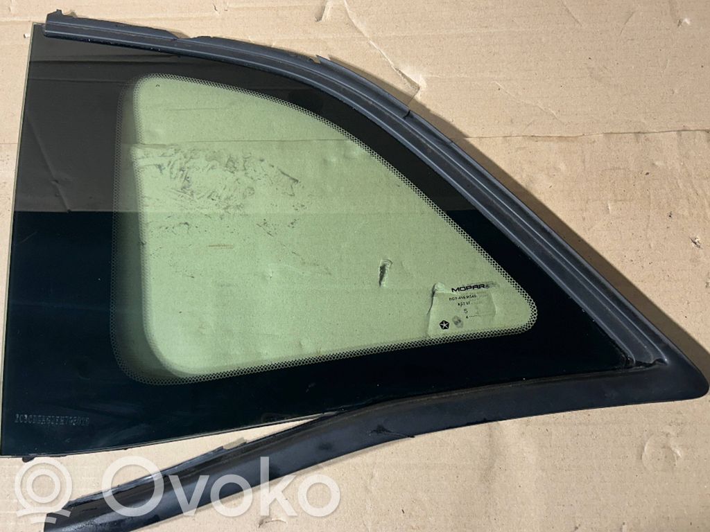 Vidrio lateral trasero   04816145