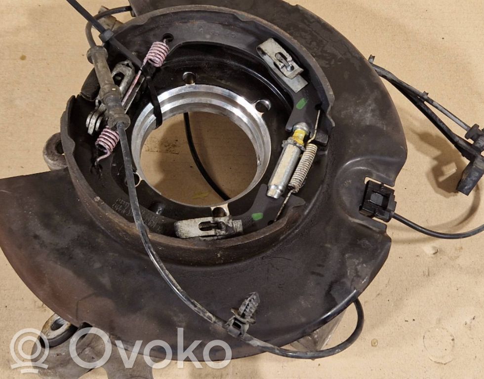 Rear wheel hub spindle/knuckle