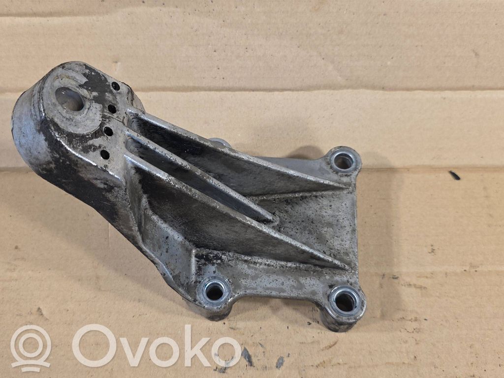 Engine mounting bracket   4R336B033BC