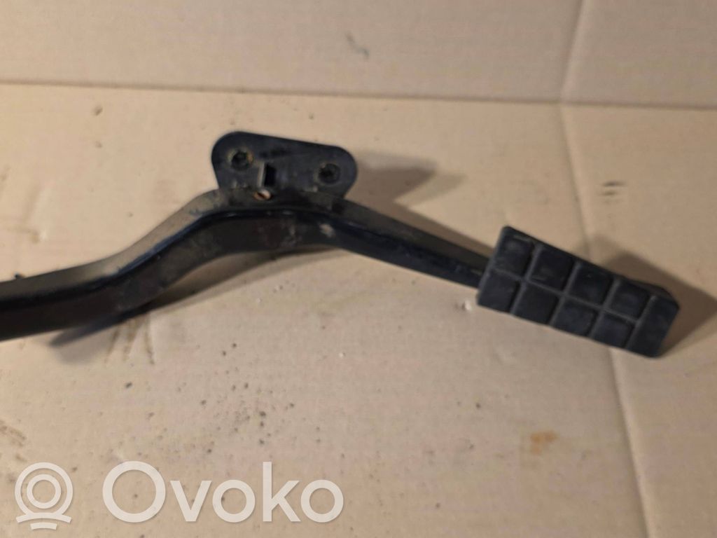 Accelerator throttle pedal   14104715