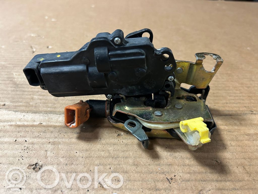 Front door lock   9112035F
