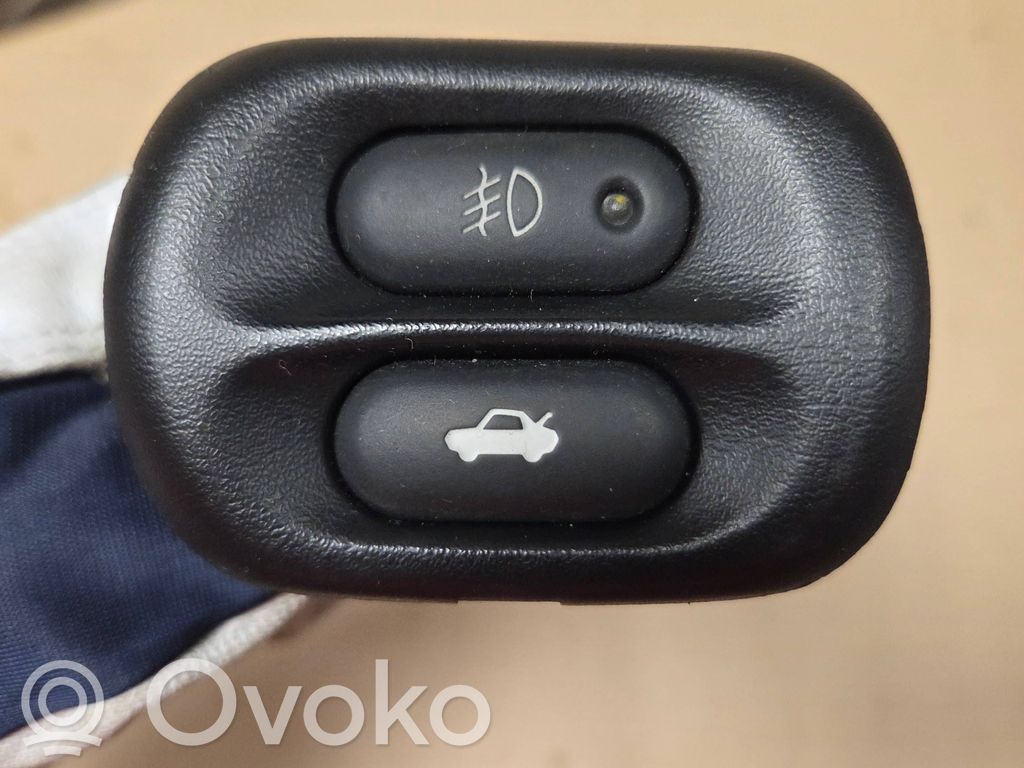 Chevrolet Corvette C5 Tailgate opening switch 