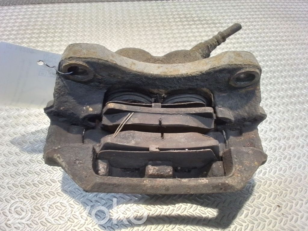 Nissan Interstar Etujarrusatula 