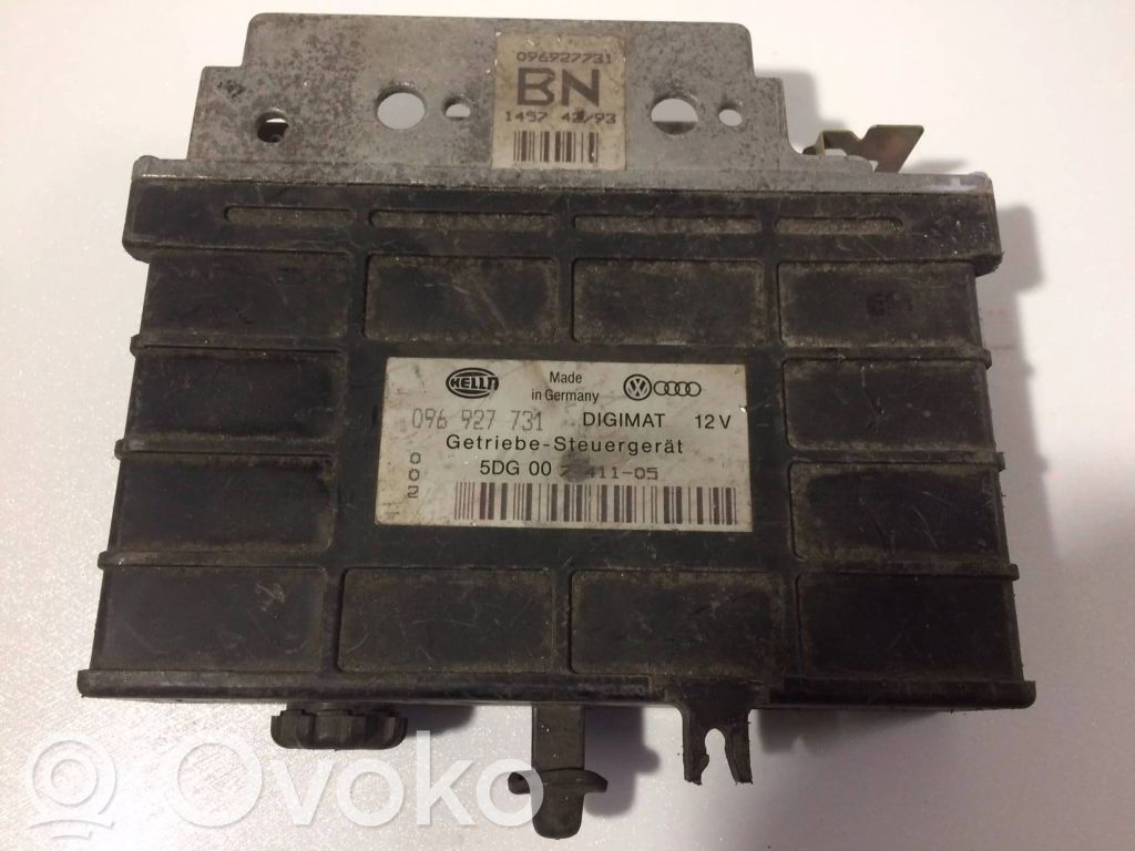 Volkswagen PASSAT B4 Vaihdelaatikon ohjainlaite/moduuli 