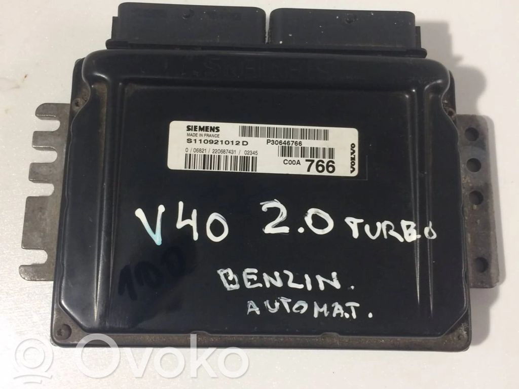 Komputer / Sterownik ECU silnika   P30646766,S110921012D