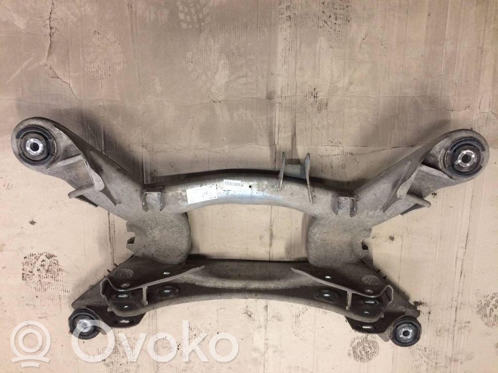Audi A8 S8 D3 4E Galinis traversas 