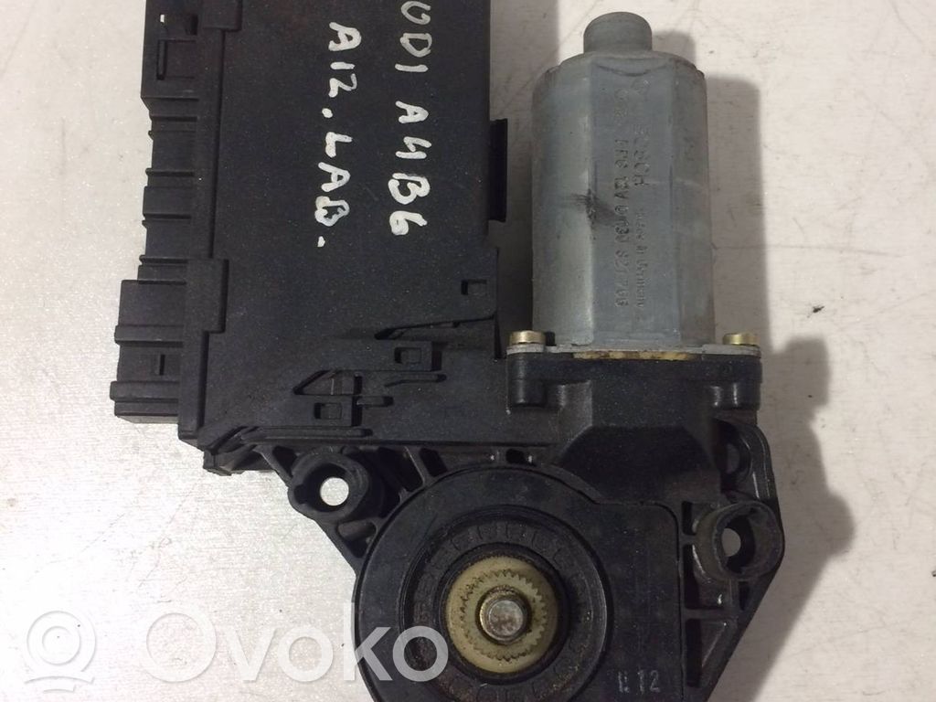 Audi A4 S4 B6 8E 8H Takaoven ikkunan nostomoottori 