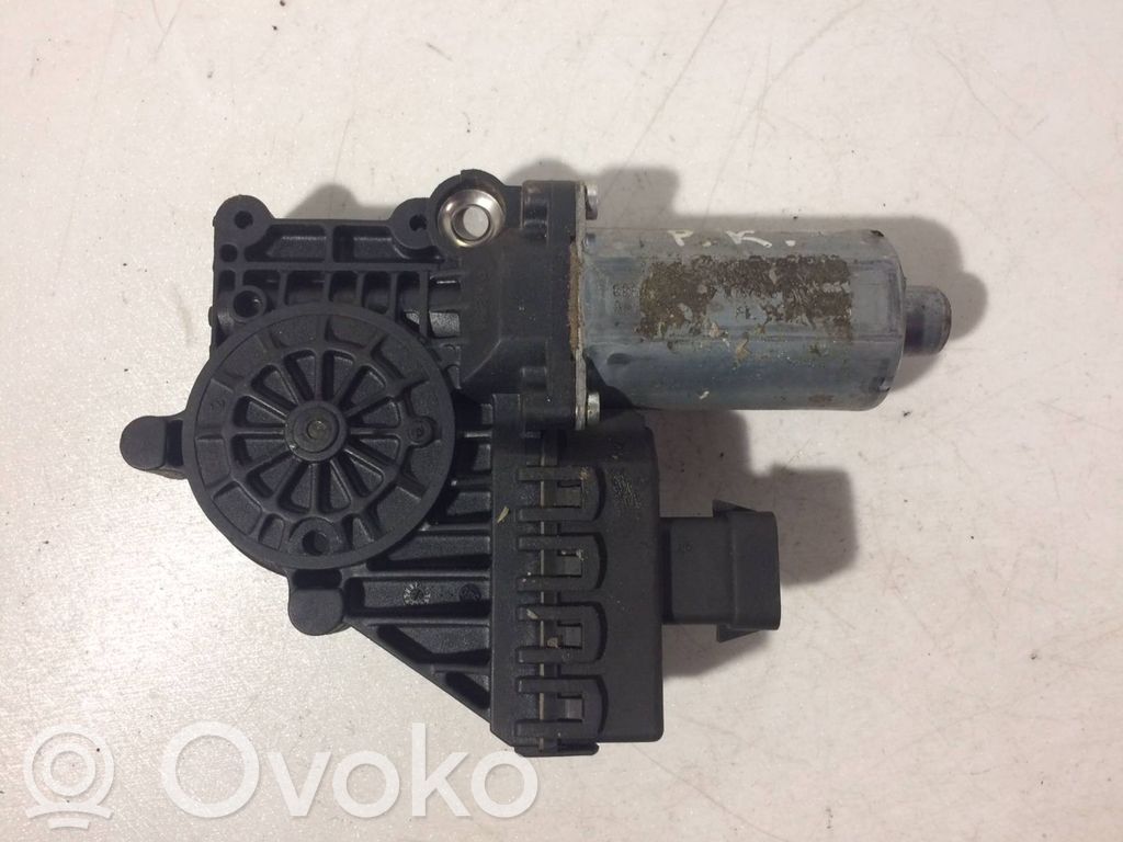 Opel Astra H Etuoven ikkunan nostomoottori 