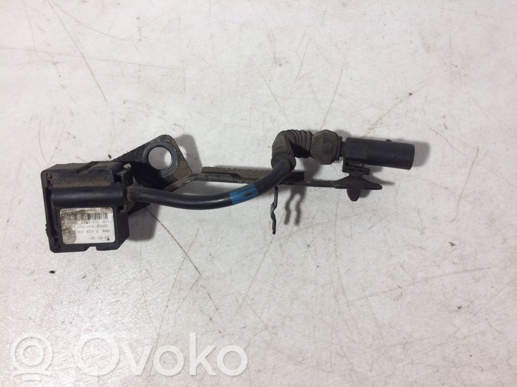 Audi A8 S8 D3 4E Czujnik poziomu zawieszenia pneumatycznego osi przedniej 