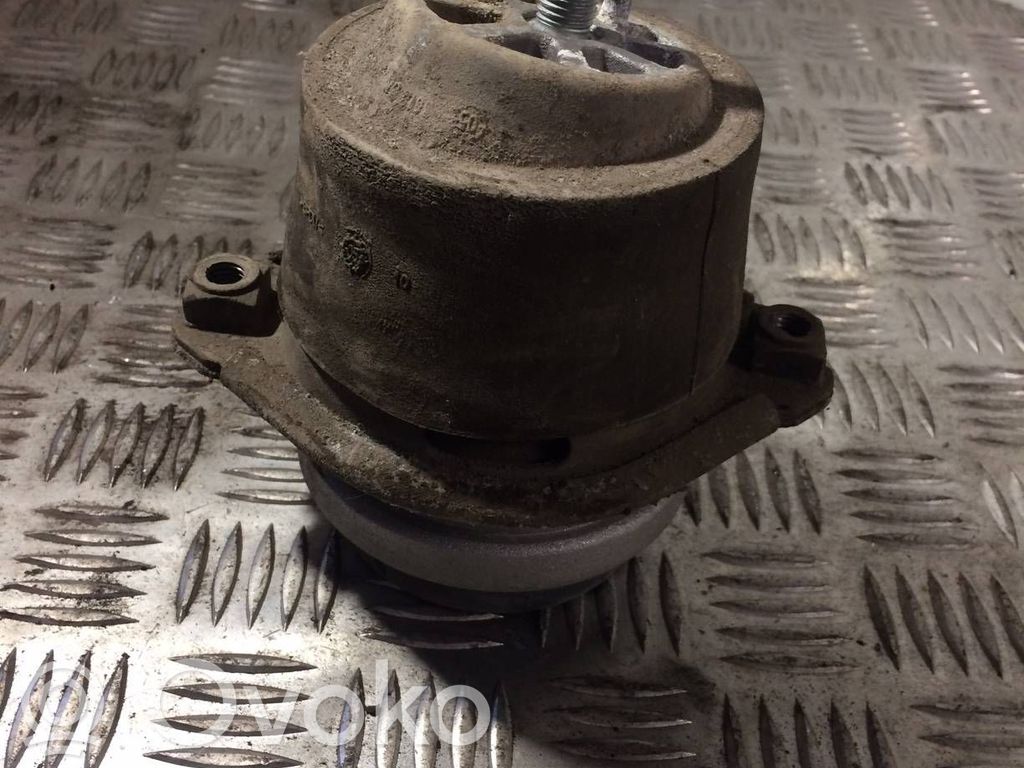 Porsche Cayenne (9PA) Engine mount bracket 