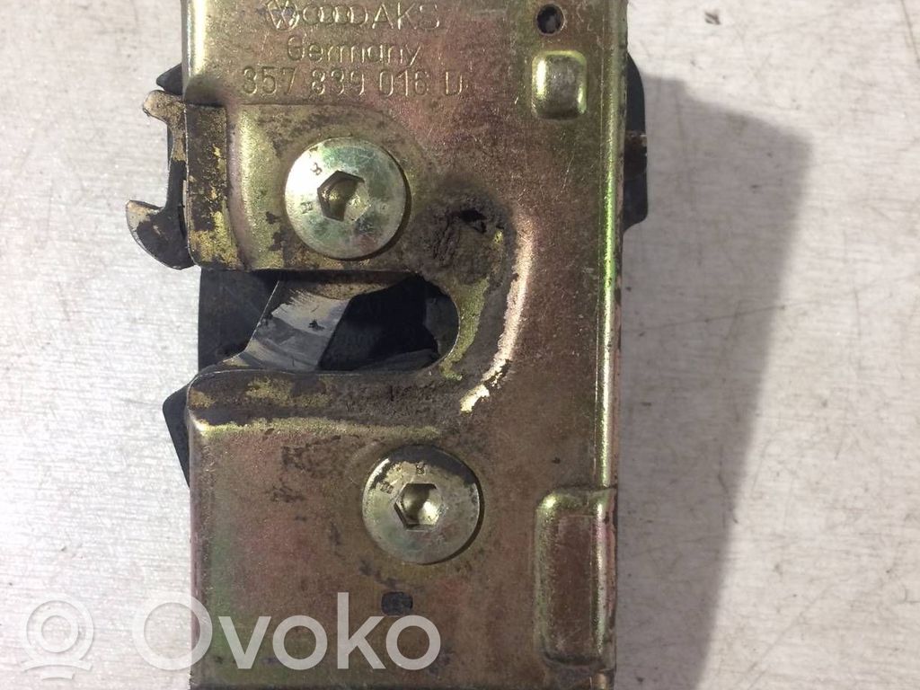 Volkswagen PASSAT B4 Takaoven lukko 