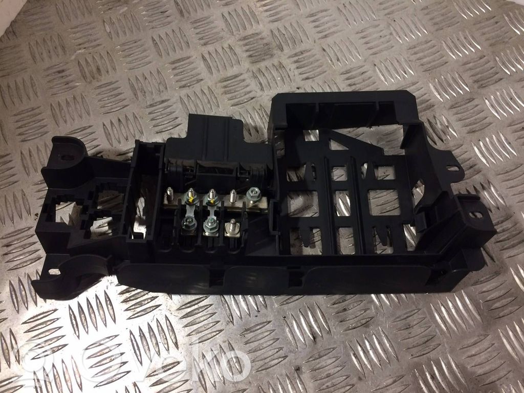 Fuse module   4E0971845