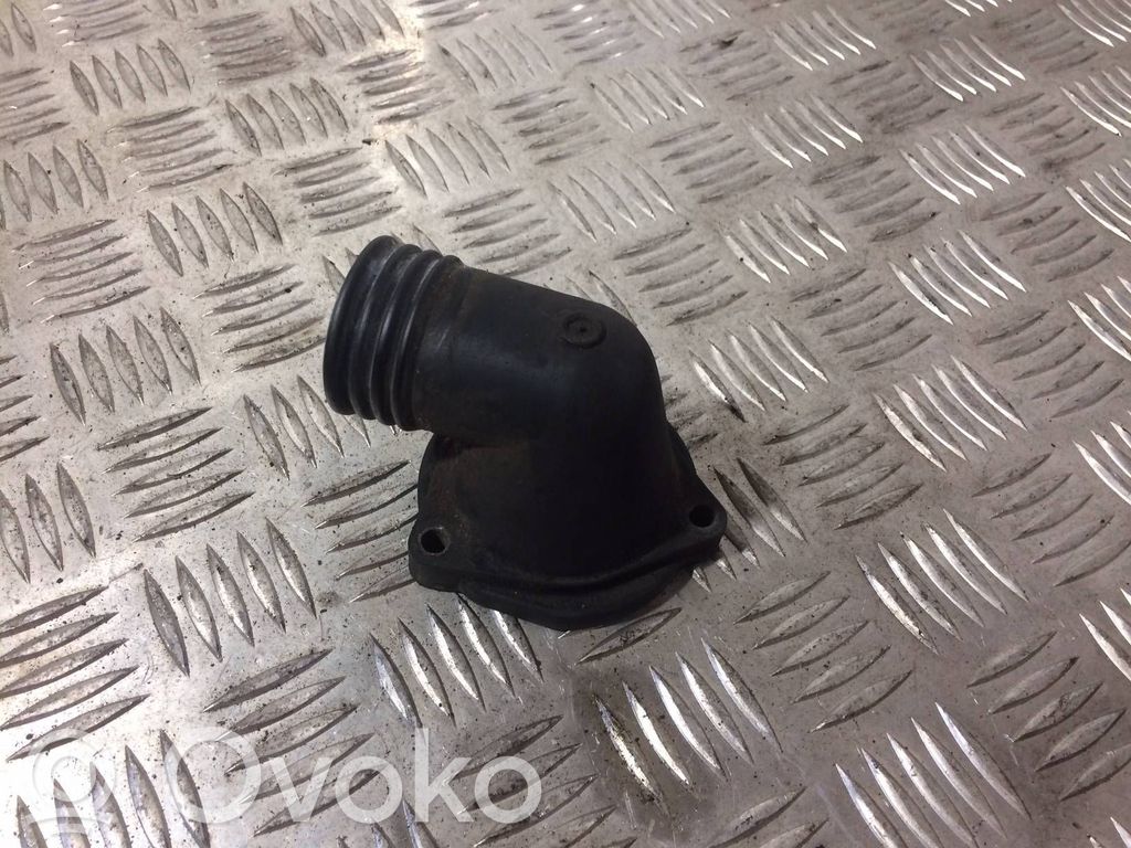 BMW 5 E34 Moottorin vesijäähdytyksen putki/letku 