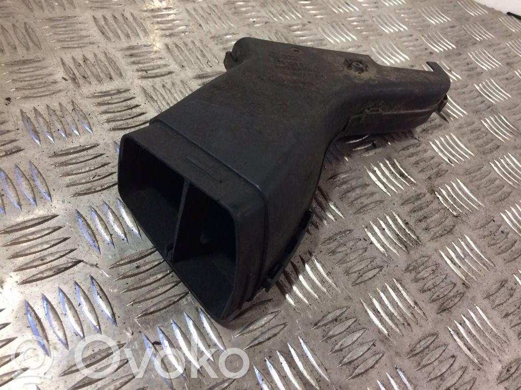 Audi A4 S4 B5 8D Ilmanoton letku 