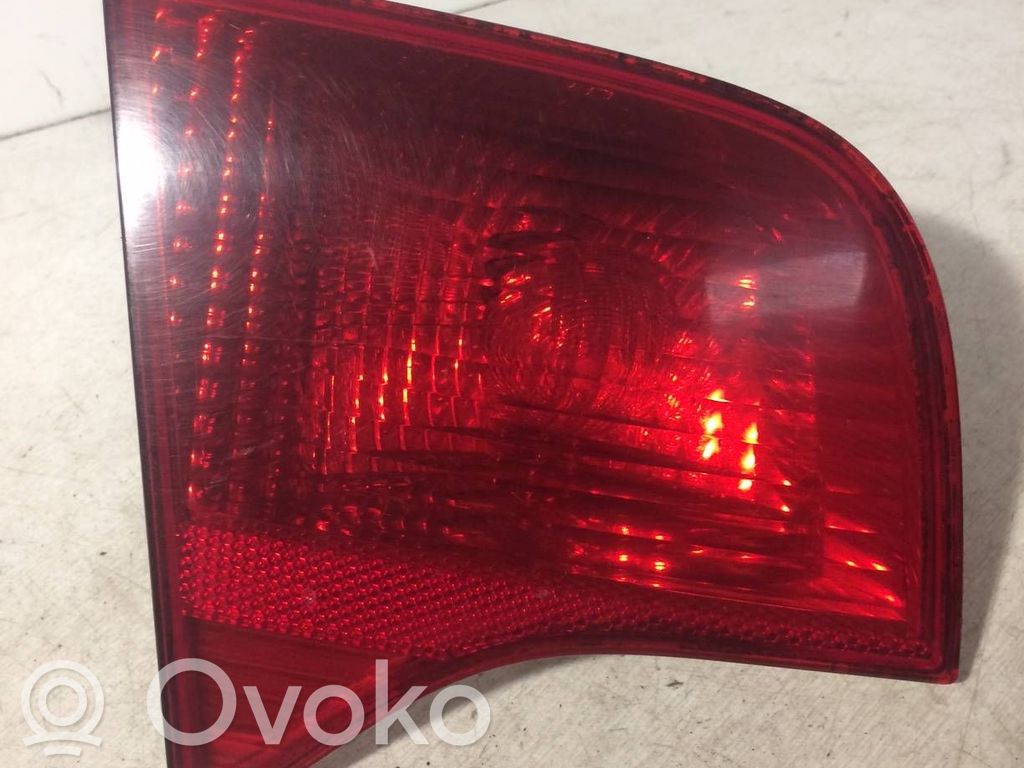 Audi A4 S4 B7 8E 8H Takaluukun takavalot 