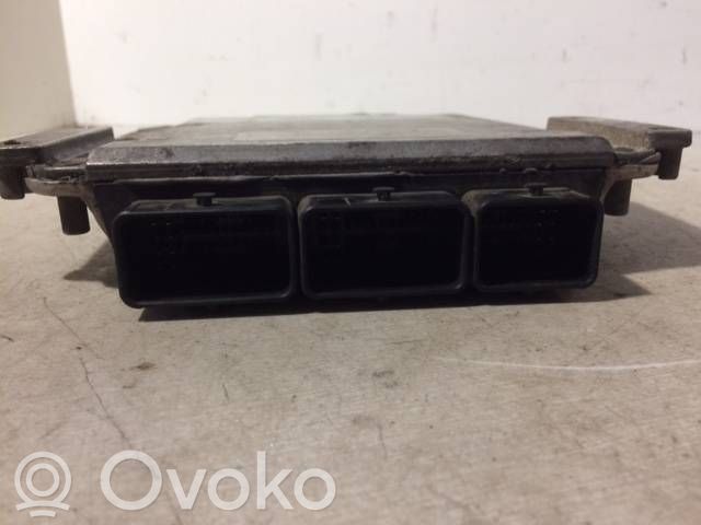 Renault Trafic II (X83) Engine control unit/module 