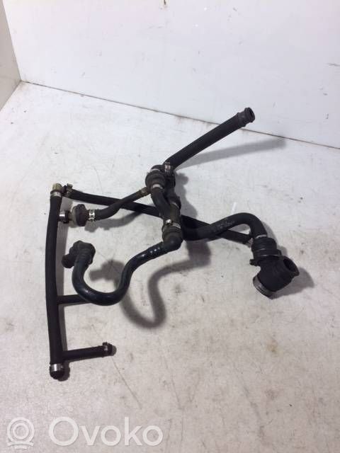 Volkswagen PASSAT B5 Unterdruckleitung / Unterdruckschlauch 