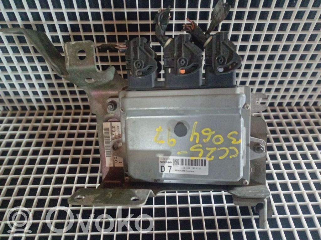 Nissan Qashqai+2 Engine control unit/module 