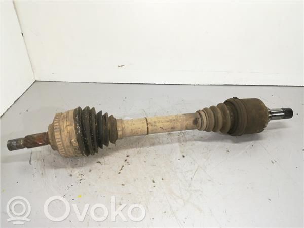 Etuvetoakseli