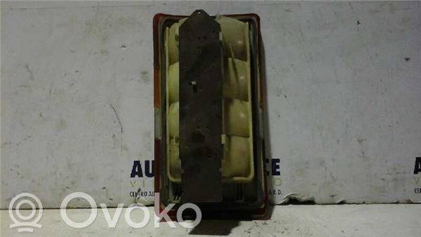 Lámpara de faros/luces traseros