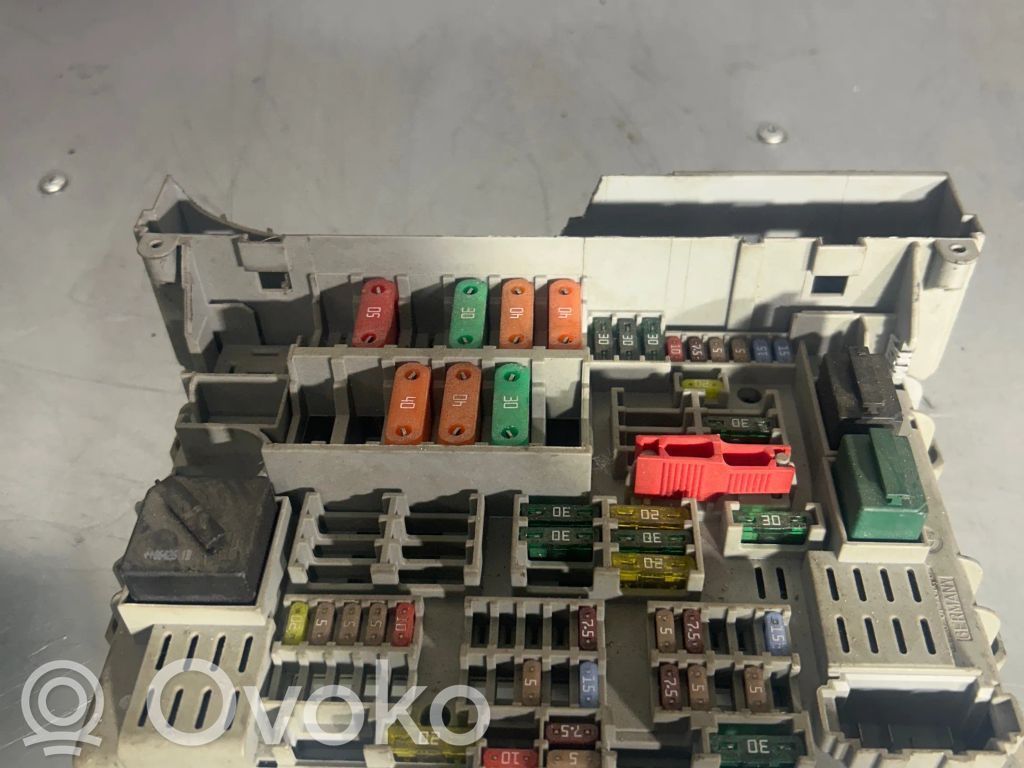 BMW 3 E90 E91 Fuse module 
