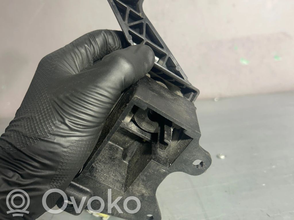 Ford Focus Accelerator throttle pedal 