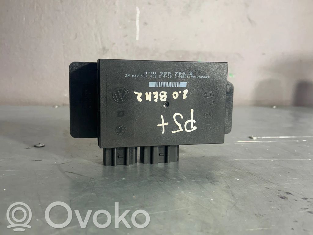 Volkswagen PASSAT B5.5 Module confort 