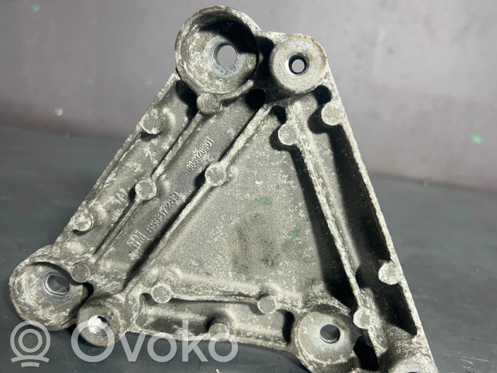 Opel Astra J Engine mounting bracket 